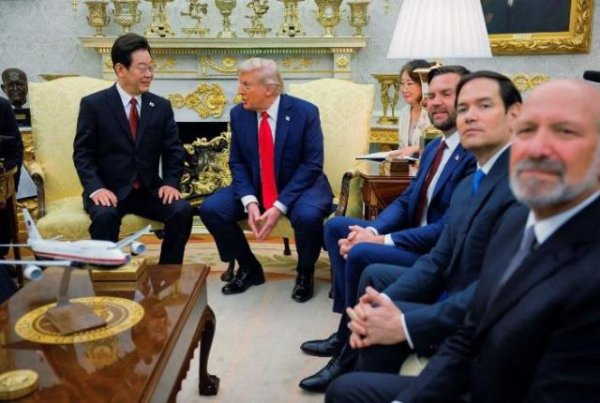 国融资管 特朗普称不介意就美韩贸易协议进行重新谈判